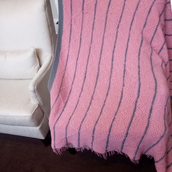 Handmade Crochet Blanket Throw pink and grey 61 inches x 78 inches - Picture 6 of 6